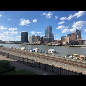 Meet your Posher, April